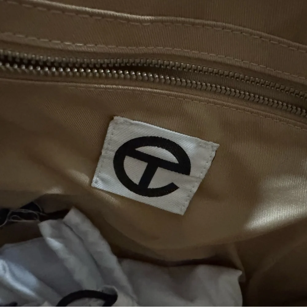 Telfar - Picture 3 of 4